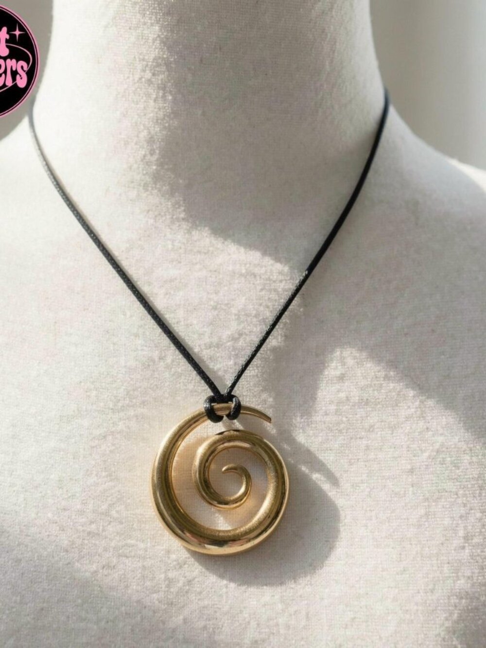 Y2K 2000s style gold spiral necklace